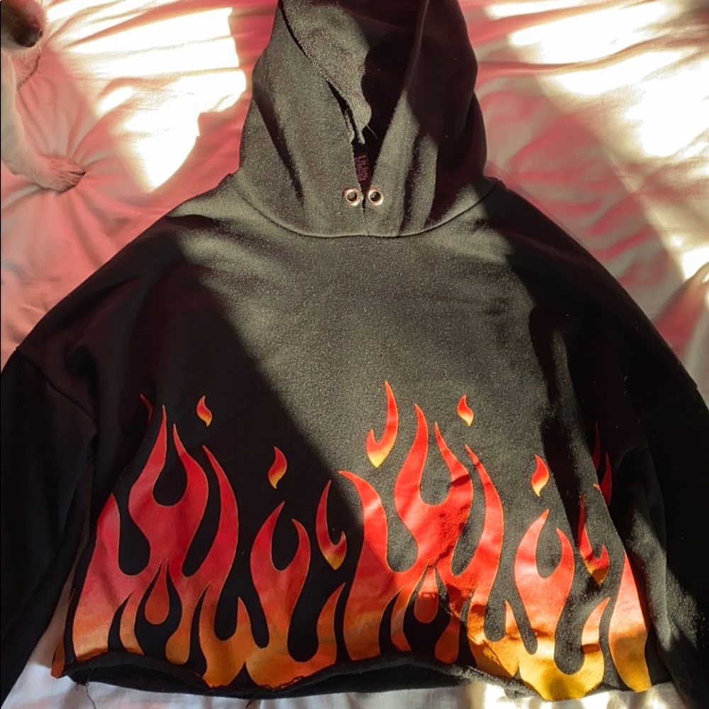Black Fire Design Cropped Hoodie